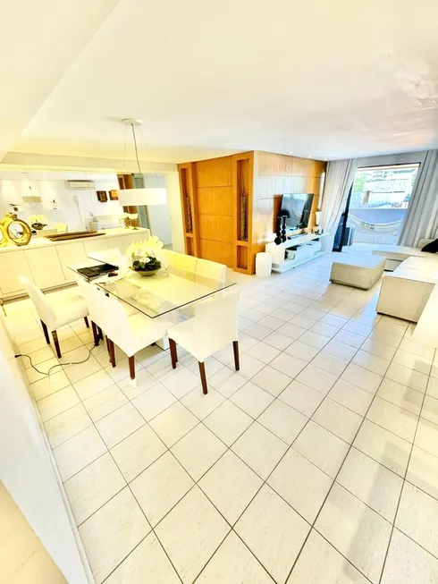 Foto 1 de Apartamento com 3 Quartos à venda, 131m² em Ponta Verde, Maceió