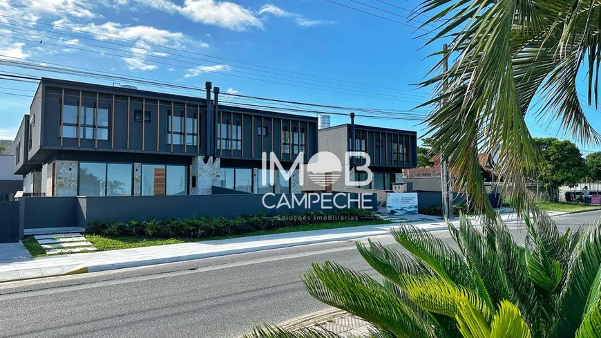 Foto 1 de Casa de Condomínio com 3 Quartos à venda, 143m² em Morro das Pedras, Florianópolis