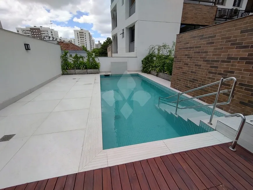 Foto 1 de Apartamento com 2 Quartos para alugar, 64m² em Passo da Areia, Porto Alegre