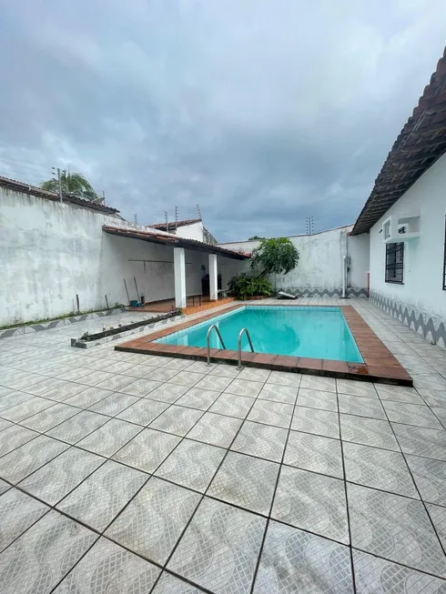 Foto 1 de Casa com 4 Quartos para alugar, 460m² em Jardim Renascença, São Luís