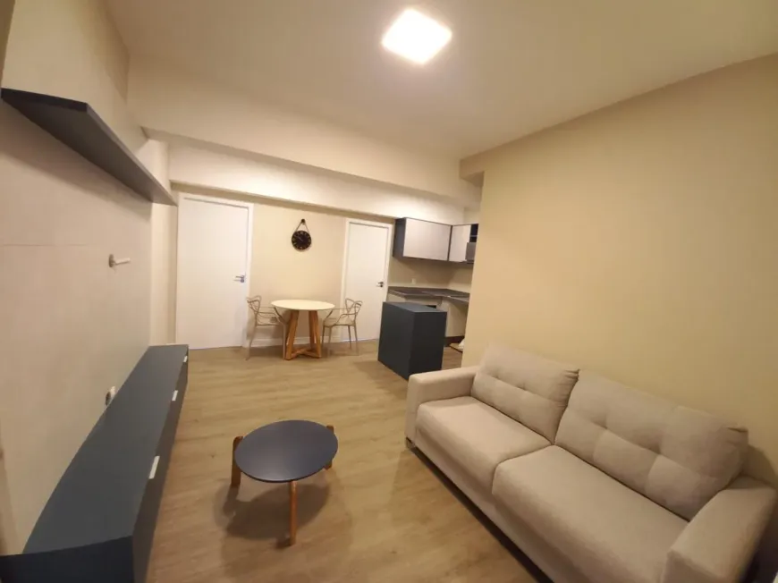 Foto 1 de Apartamento com 2 Quartos para alugar, 53m² em Centro, Florianópolis