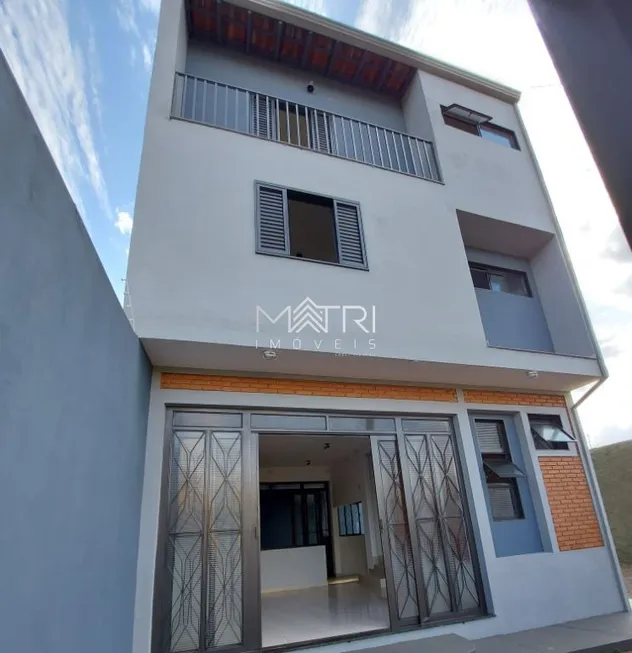 Foto 1 de Sobrado com 3 Quartos à venda, 143m² em Vila Independência, Araraquara