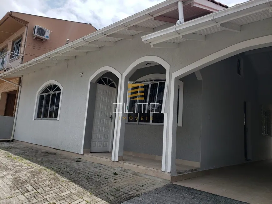 Foto 1 de Casa com 4 Quartos à venda, 204m² em Roçado, São José