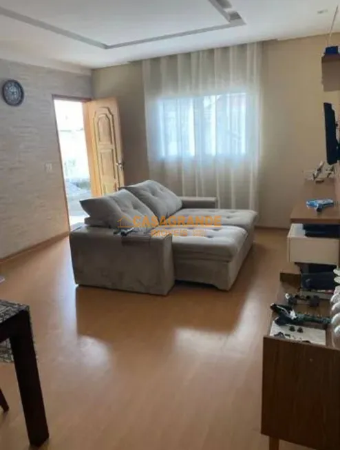 Foto 1 de Casa com 2 Quartos à venda, 76m² em Jardim Santa Rosa, São José dos Campos