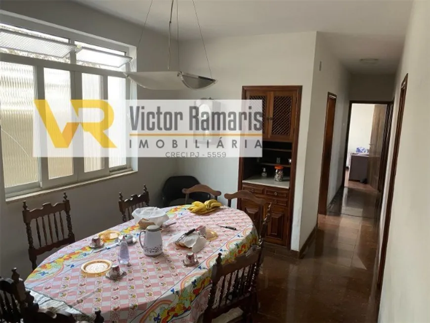 Foto 1 de Casa com 3 Quartos à venda, 238m² em Centro, Araxá