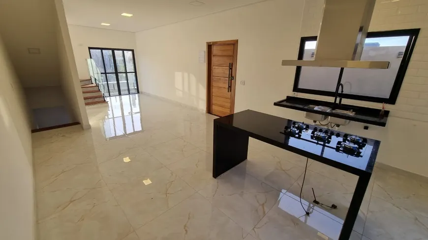Foto 1 de Casa de Condomínio com 3 Quartos à venda, 143m² em Villas do Jaguari, Santana de Parnaíba