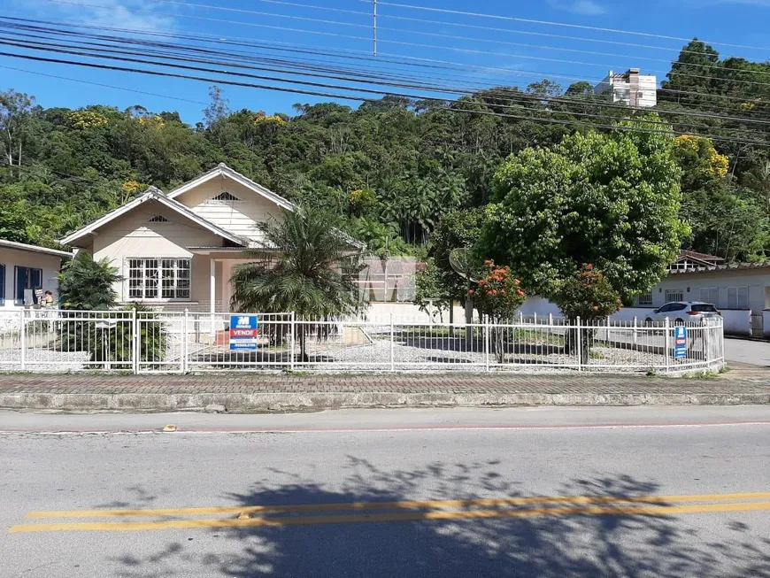 Foto 1 de Casa com 2 Quartos à venda, 250m² em Azambuja, Brusque