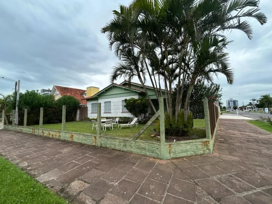Foto 1 de Casa com 3 Quartos à venda, 150m² em Centro, Tramandaí