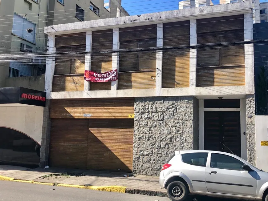 Foto 1 de Casa com 4 Quartos à venda, 400m² em Centro, Pelotas