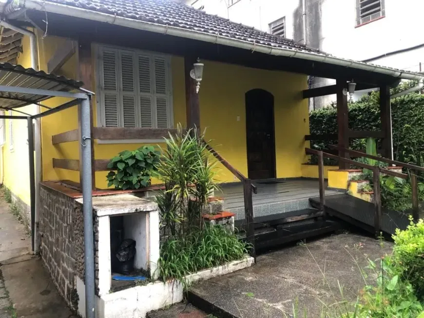 Foto 1 de Casa com 3 Quartos à venda, 110m² em Valparaiso, Petrópolis