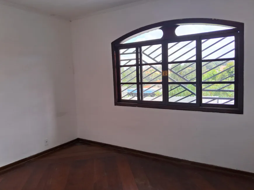 Foto 1 de Casa com 3 Quartos para alugar, 70m² em Jardim Ester Yolanda, São Paulo