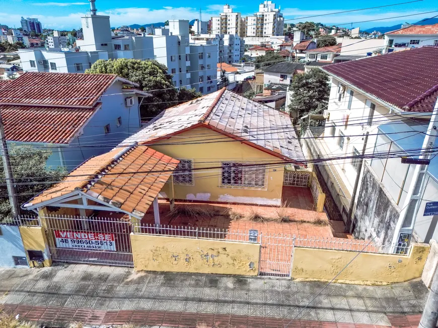 Foto 1 de Lote/Terreno com 1 Quarto à venda, 480m² em Capoeiras, Florianópolis