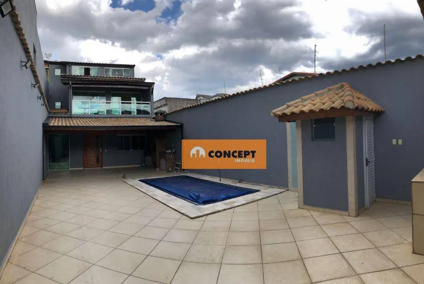 Foto 1 de Sobrado com 3 Quartos à venda, 269m² em Jardim dos Ipês, Suzano