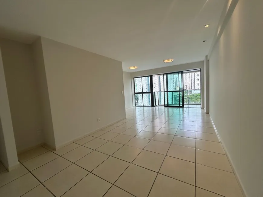 Foto 1 de Apartamento com 4 Quartos para venda ou aluguel, 136m² em Boa Viagem, Recife