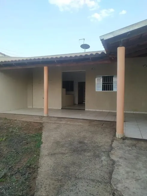 Foto 1 de Casa com 3 Quartos à venda, 70m² em Planalto, Uberlândia