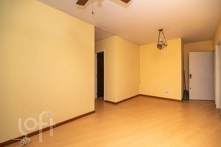 Foto 1 de Apartamento com 3 Quartos à venda, 79m² em Floresta, Porto Alegre