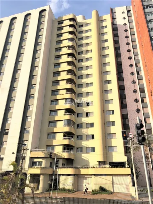Foto 1 de Apartamento com 3 Quartos à venda, 165m² em Centro, Uberaba