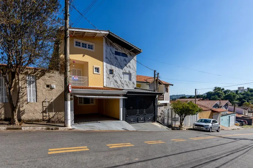 Foto 1 de Casa com 3 Quartos à venda, 212m² em , Louveira