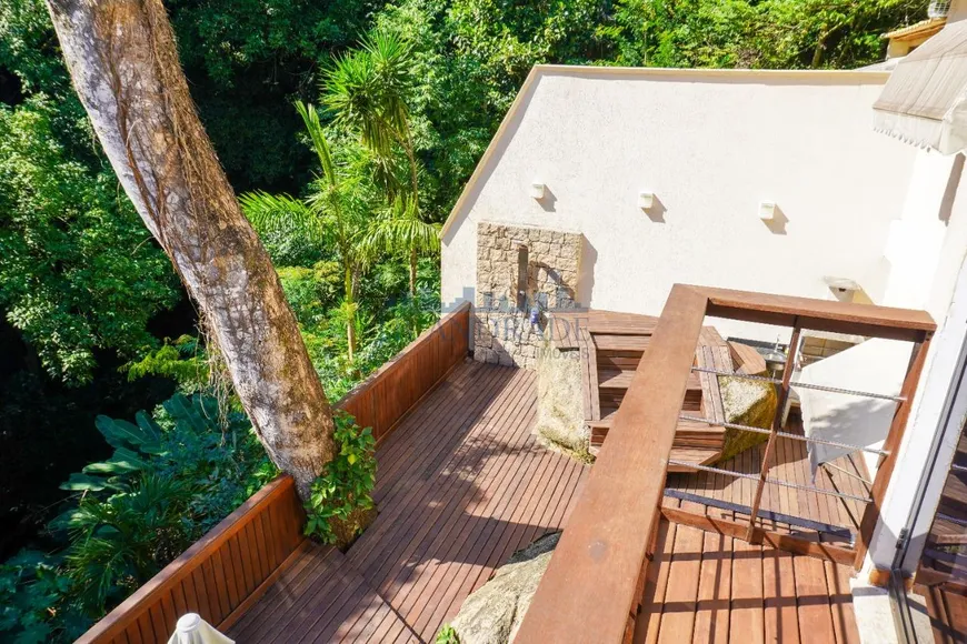 Foto 1 de Casa de Condomínio com 4 Quartos à venda, 220m² em Itanhangá, Rio de Janeiro