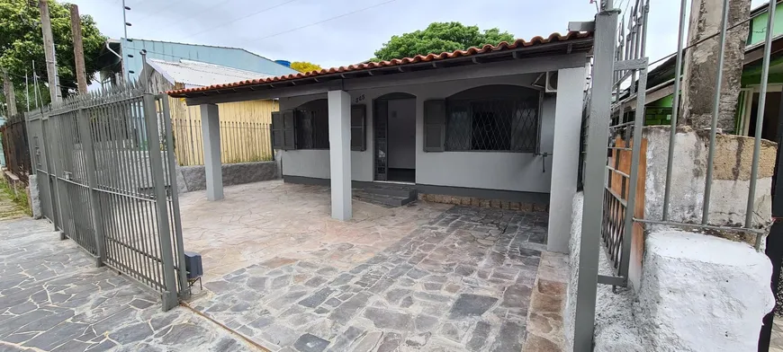 Foto 1 de Casa com 3 Quartos à venda, 100m² em Santa Maria Goretti, Porto Alegre