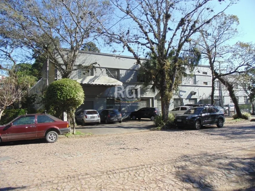 Foto 1 de Galpão/Depósito/Armazém à venda, 2000m² em Teresópolis, Porto Alegre