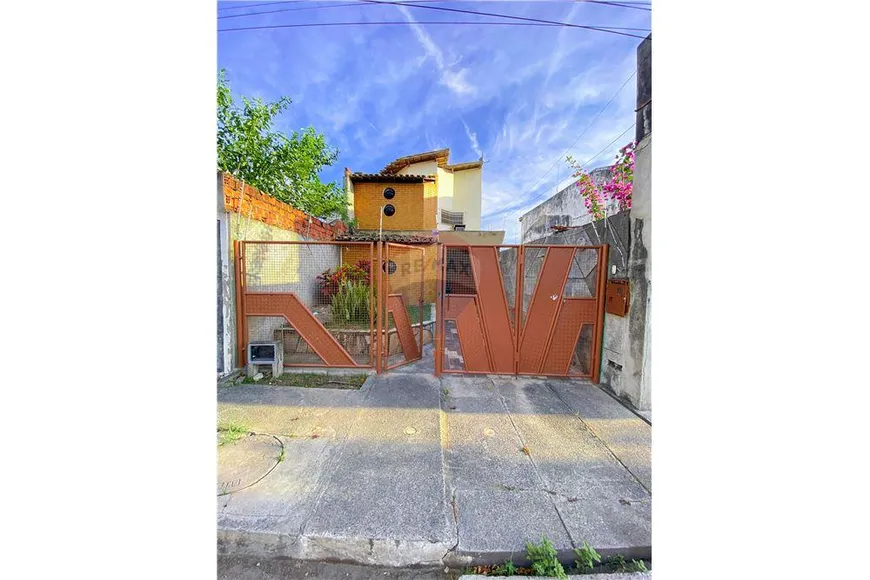 Foto 1 de Casa com 4 Quartos à venda, 195m² em Capuchinhos, Feira de Santana