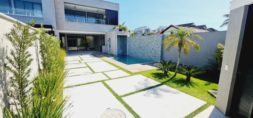 Foto 1 de Casa de Condomínio com 40 Quartos à venda, 400m² em Barra da Tijuca, Rio de Janeiro