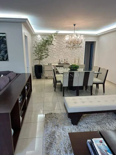 Foto 1 de Apartamento com 3 Quartos à venda, 196m² em Fundinho, Uberlândia