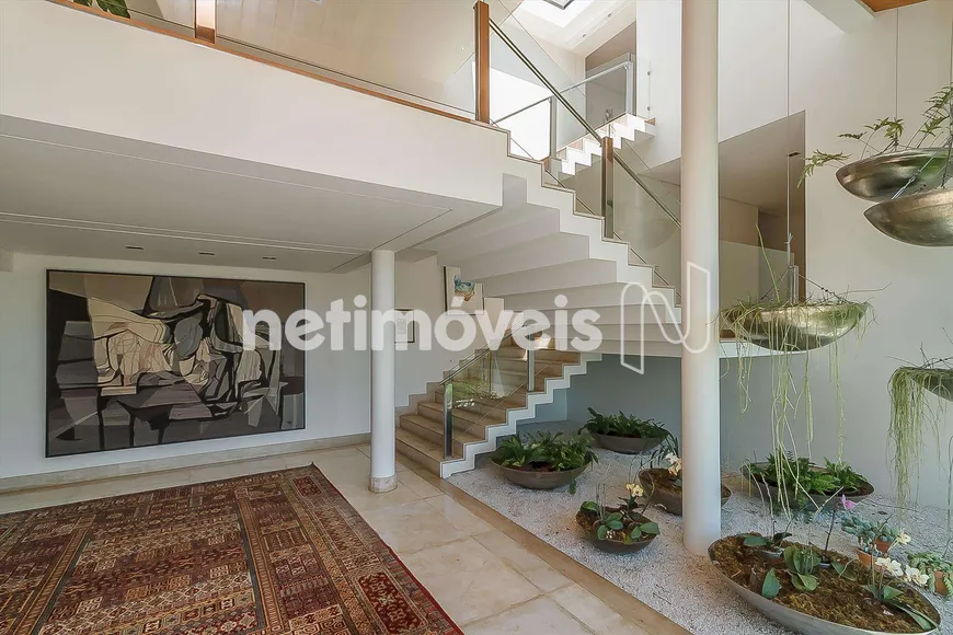 Foto 1 de Casa de Condomínio com 7 Quartos à venda, 1900m² em Vila Castela , Nova Lima