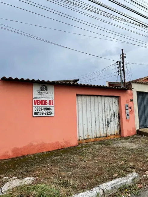 Foto 1 de Casa com 4 Quartos à venda, 150m² em Setor Castelo Branco, Goiânia