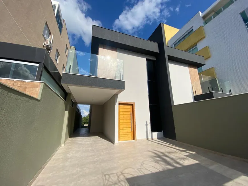 Foto 1 de Casa com 3 Quartos à venda, 100m² em Planalto, Belo Horizonte