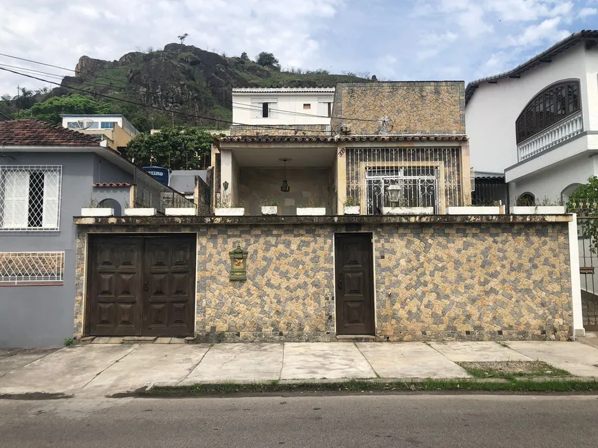 Foto 1 de Casa de Condomínio com 3 Quartos à venda, 157m² em Vila Kosmos, Rio de Janeiro
