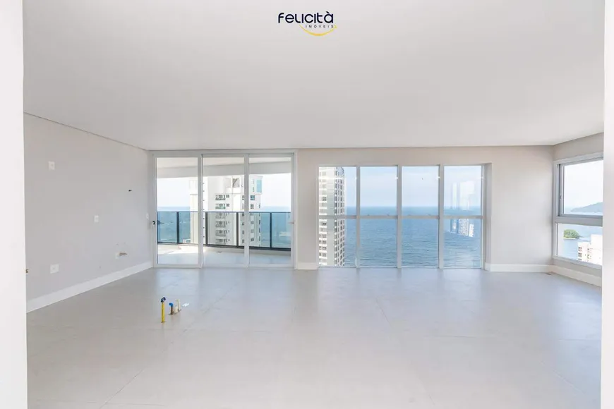 Foto 1 de Apartamento com 4 Quartos à venda, 190m² em Centro, Balneário Camboriú