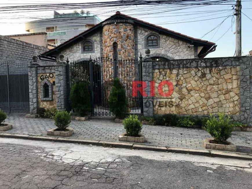 Foto 1 de Casa com 5 Quartos à venda, 216m² em  Vila Valqueire, Rio de Janeiro