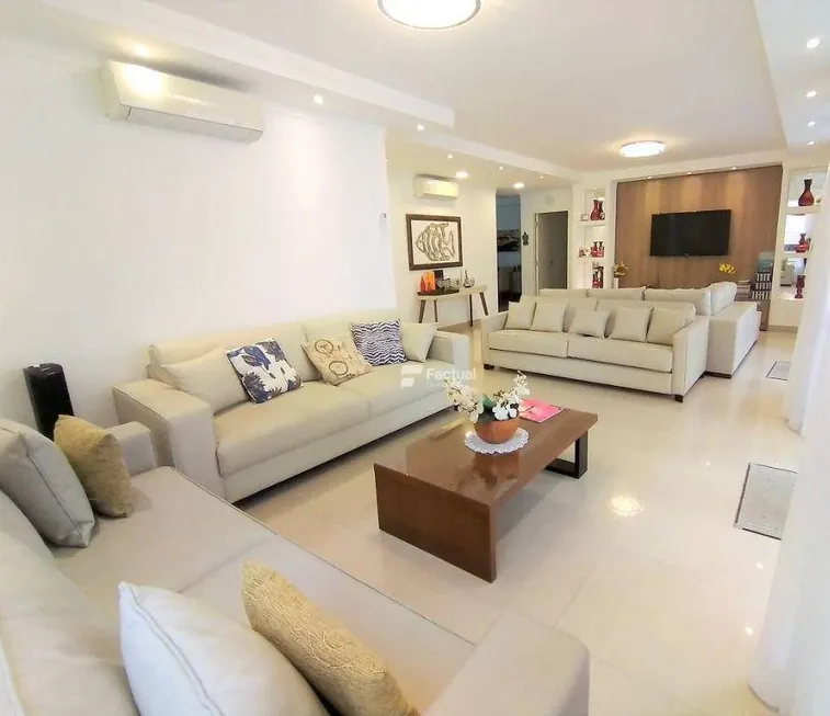 Foto 1 de Apartamento com 5 Quartos para venda ou aluguel, 216m² em Pitangueiras, Guarujá