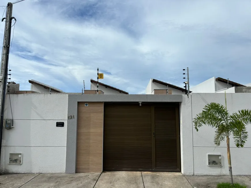 Foto 1 de Casa com 2 Quartos para alugar, 71m² em Olho Dagua, Eusébio