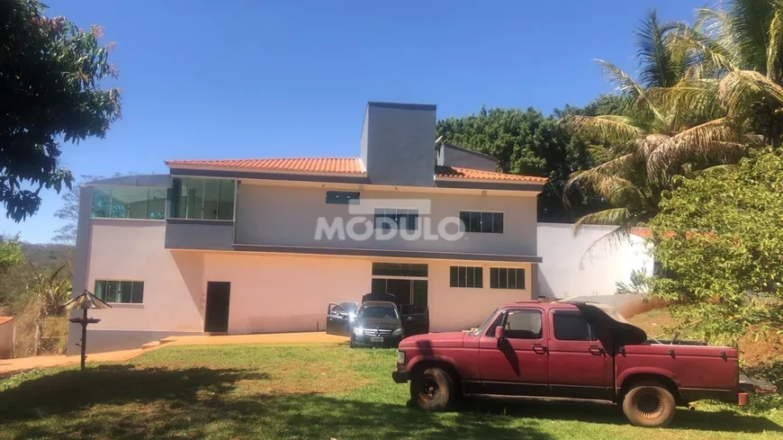 Foto 1 de Fazenda/Sítio com 3 Quartos à venda, 5400m² em , Indianópolis