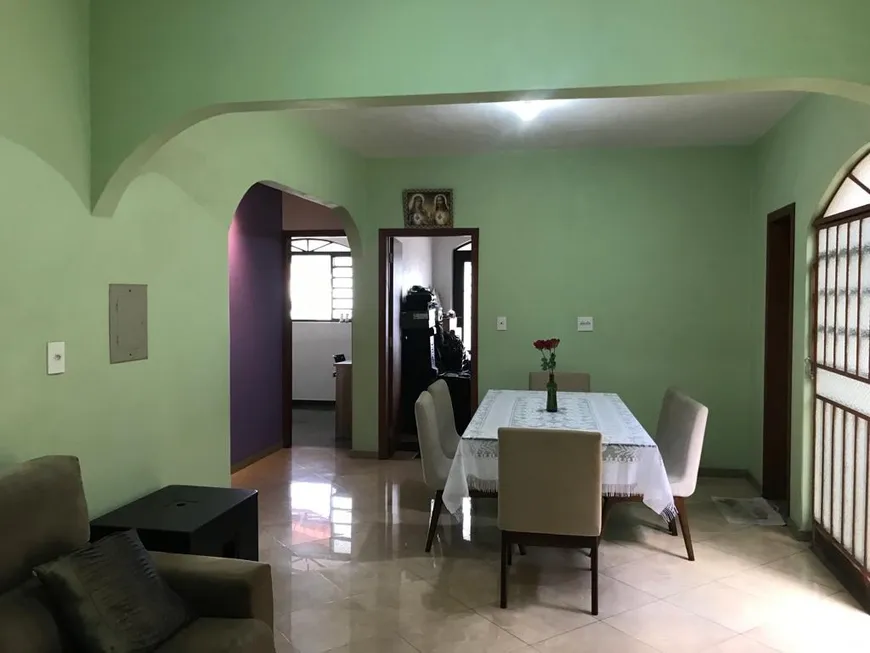 Foto 1 de Casa com 4 Quartos à venda, 282m² em Diamante, Belo Horizonte