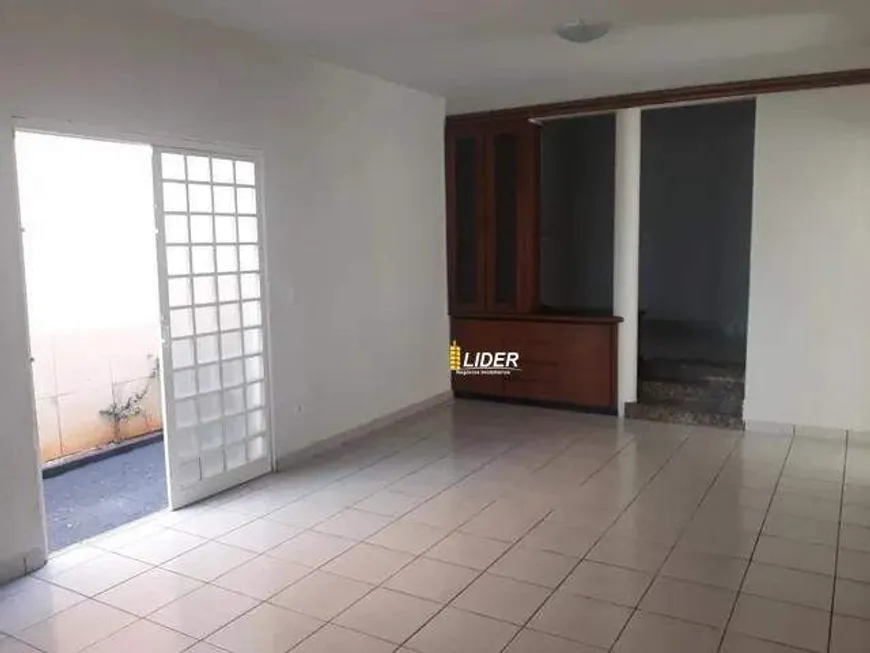 Foto 1 de Casa com 3 Quartos à venda, 195m² em Vigilato Pereira, Uberlândia