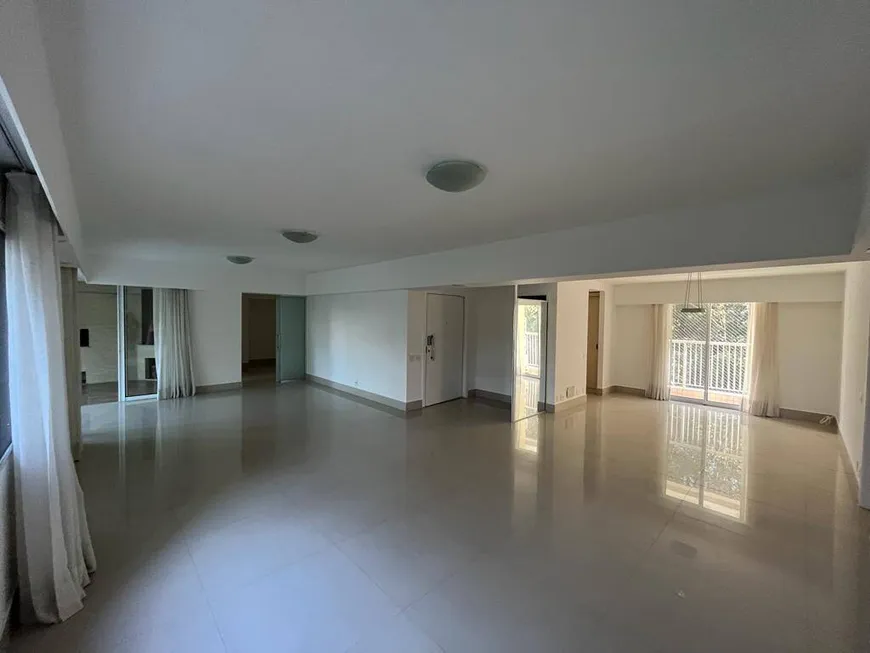 Foto 1 de Apartamento com 4 Quartos para alugar, 257m² em Jardim Morumbi, São Paulo