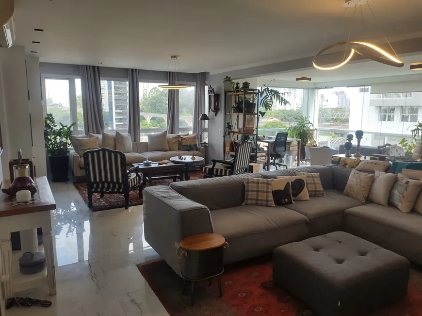 Foto 1 de Apartamento com 3 Quartos à venda, 235m² em Cidade Monções, São Paulo