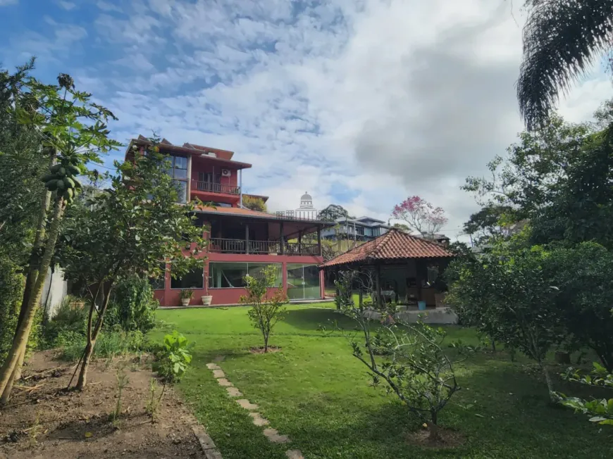 Foto 1 de Casa de Condomínio com 5 Quartos à venda, 430m² em Jambeiro, Jambeiro