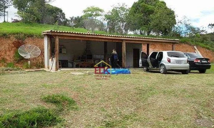 Foto 1 de Fazenda/Sítio com 3 Quartos à venda, 80m² em , Jambeiro