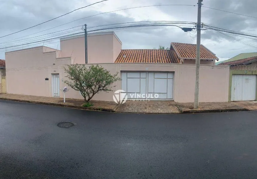 Foto 1 de Casa com 3 Quartos à venda, 306m² em Parque São Geraldo, Uberaba