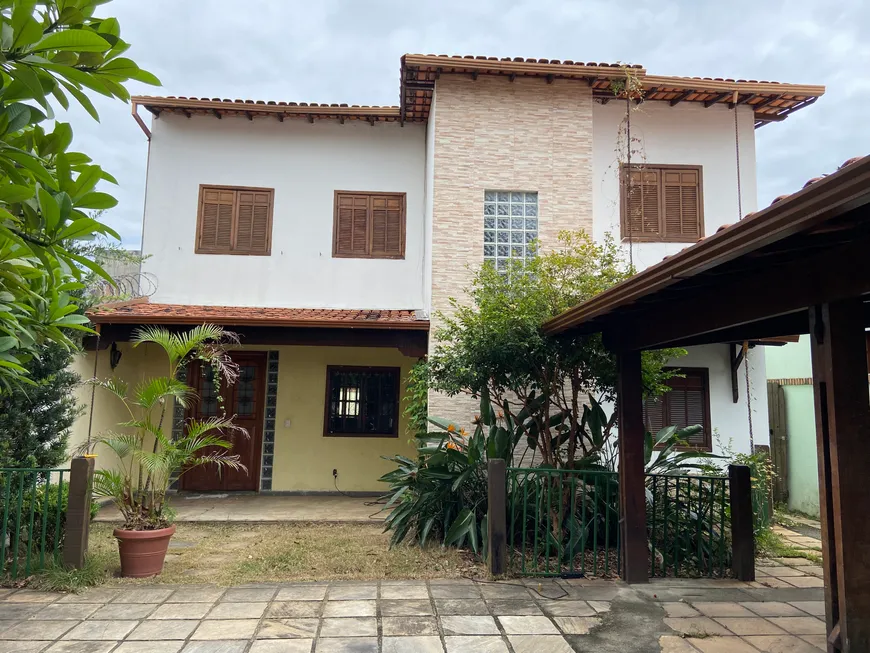 Foto 1 de Casa com 4 Quartos à venda, 325m² em Santa Cruz, Belo Horizonte