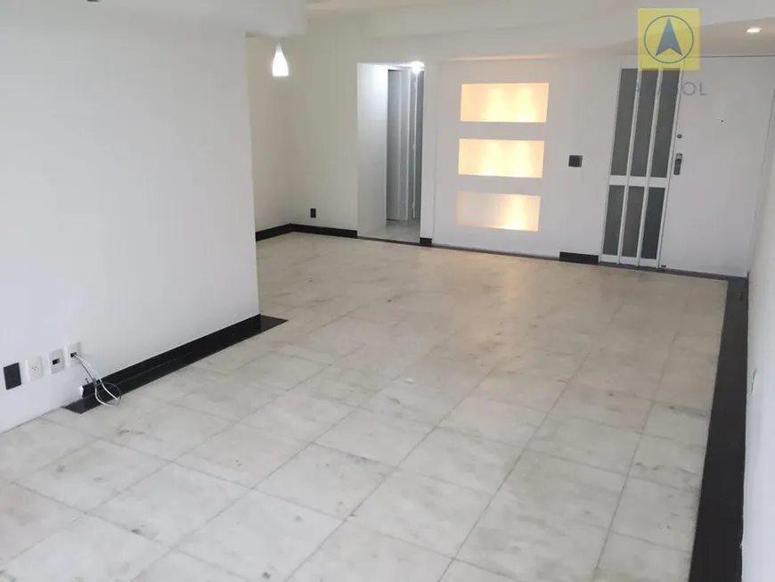 Foto 1 de Apartamento com 4 Quartos à venda, 196m² em Boa Viagem, Recife