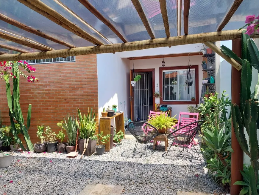 Foto 1 de Casa com 2 Quartos à venda, 90m² em Capivara, Iguaba Grande