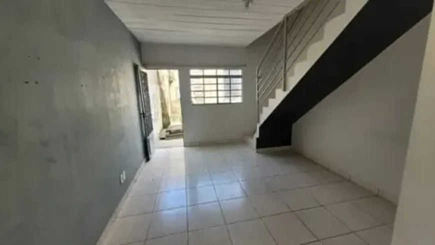 Foto 1 de Casa com 2 Quartos à venda, 65m² em São Cosme de Baixo, Santa Luzia