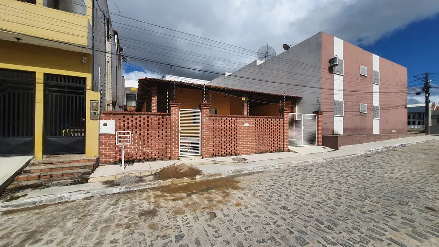 Foto 1 de Casa com 4 Quartos à venda, 150m² em Cajá, Vitória de Santo Antão