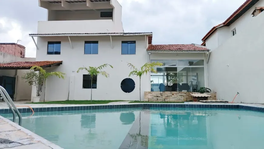 Foto 1 de Casa com 7 Quartos à venda, 552m² em Atalaia, Aracaju